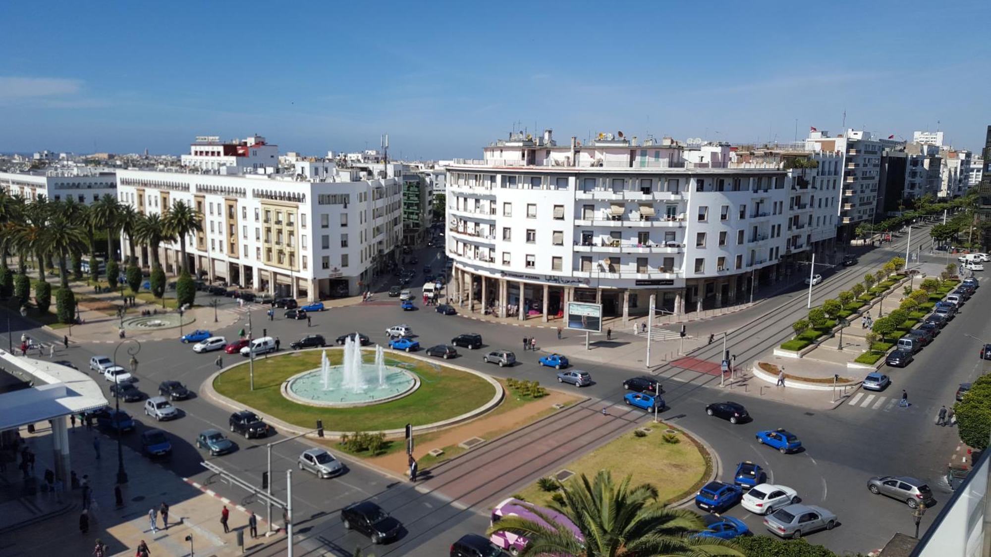 Appartement Agreable Avec 2 Tres Belles Terrasses Au Coeur De Rabat Luaran gambar