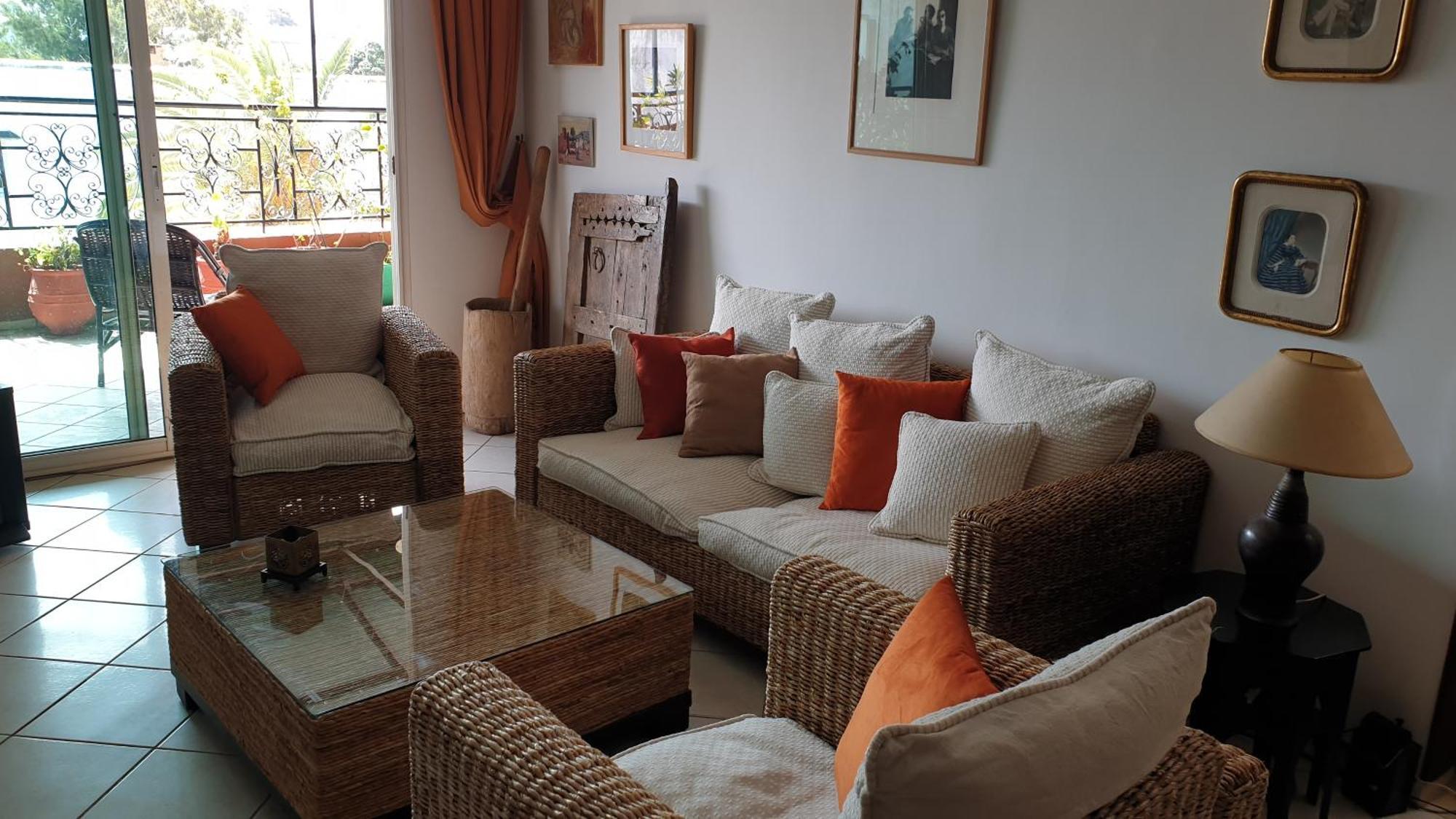 Appartement Agreable Avec 2 Tres Belles Terrasses Au Coeur De Rabat Luaran gambar