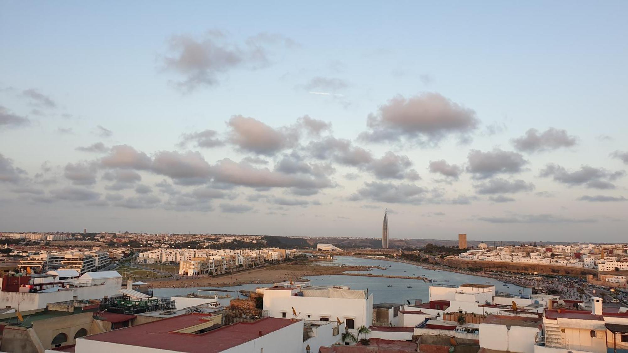 Appartement Agreable Avec 2 Tres Belles Terrasses Au Coeur De Rabat Luaran gambar