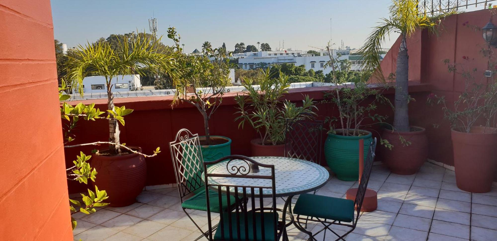Appartement Agreable Avec 2 Tres Belles Terrasses Au Coeur De Rabat Luaran gambar