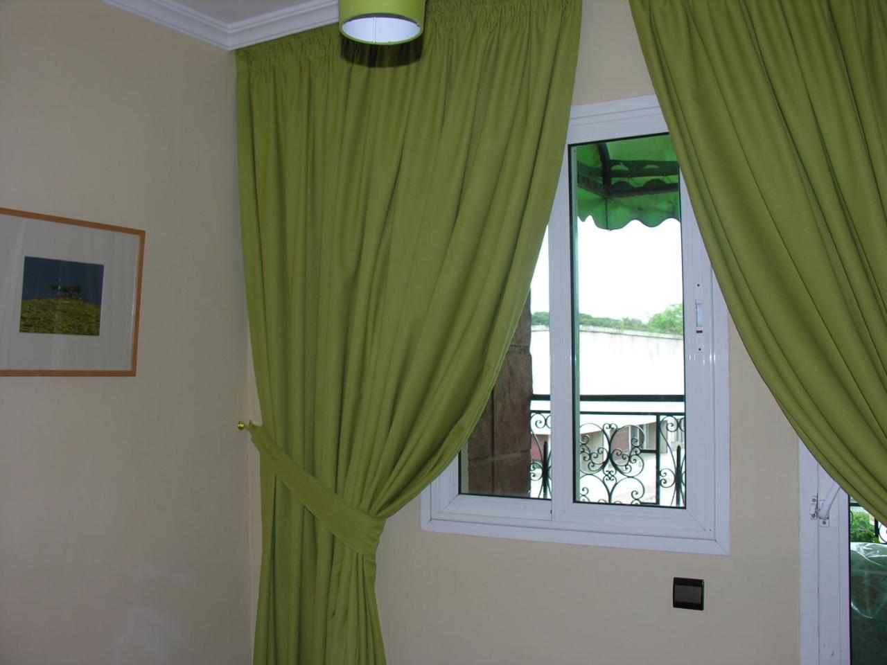 Appartement Agreable Avec 2 Tres Belles Terrasses Au Coeur De Rabat Luaran gambar