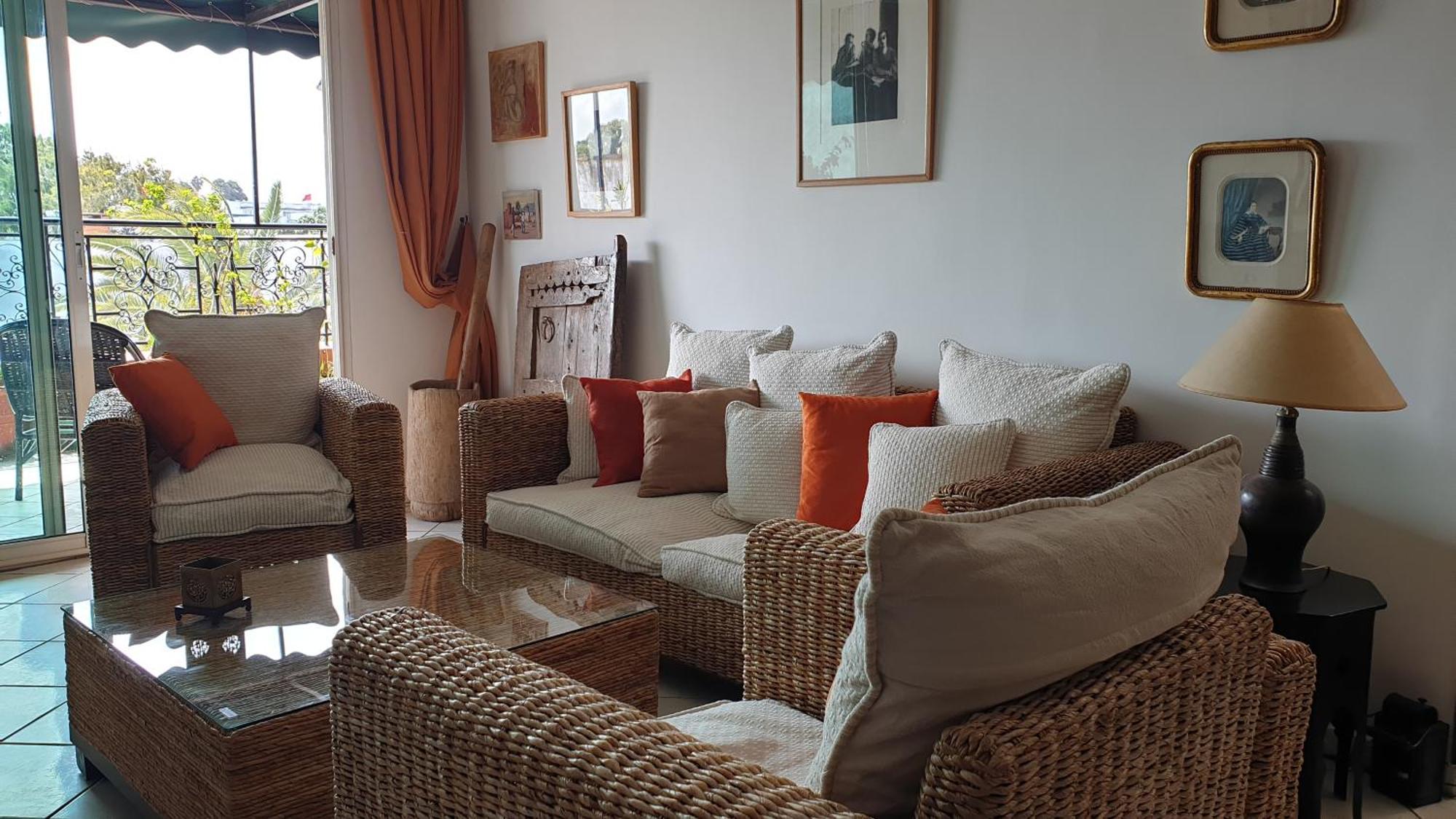 Appartement Agreable Avec 2 Tres Belles Terrasses Au Coeur De Rabat Luaran gambar
